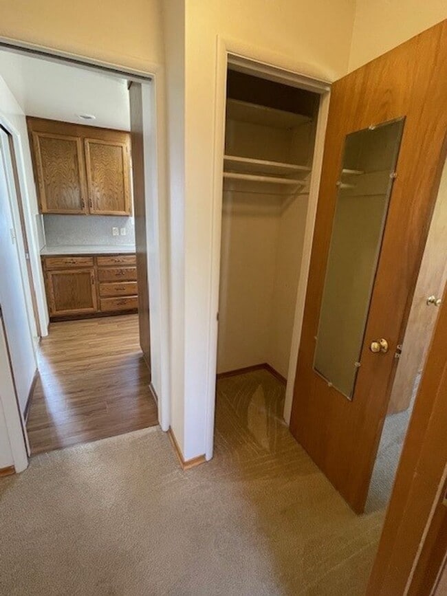 Building Photo - Edmonds View Home