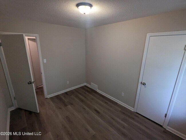 Building Photo - 5738 Blue Lake Cove
