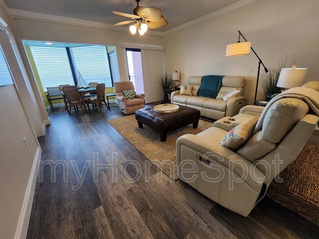Building Photo - 1390 Fort Pickens Rd