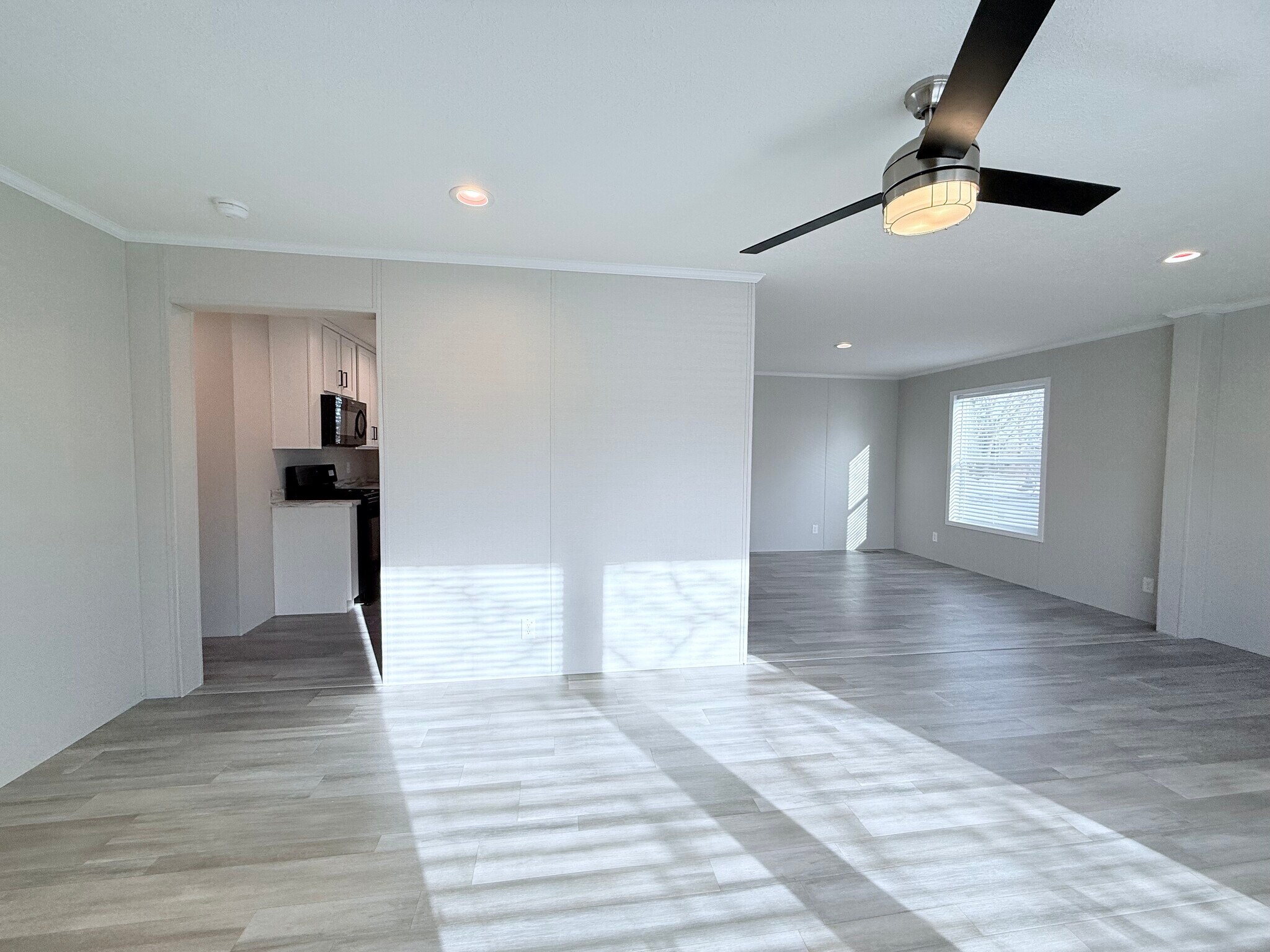 Building Photo - 29805 Jamestown Dr