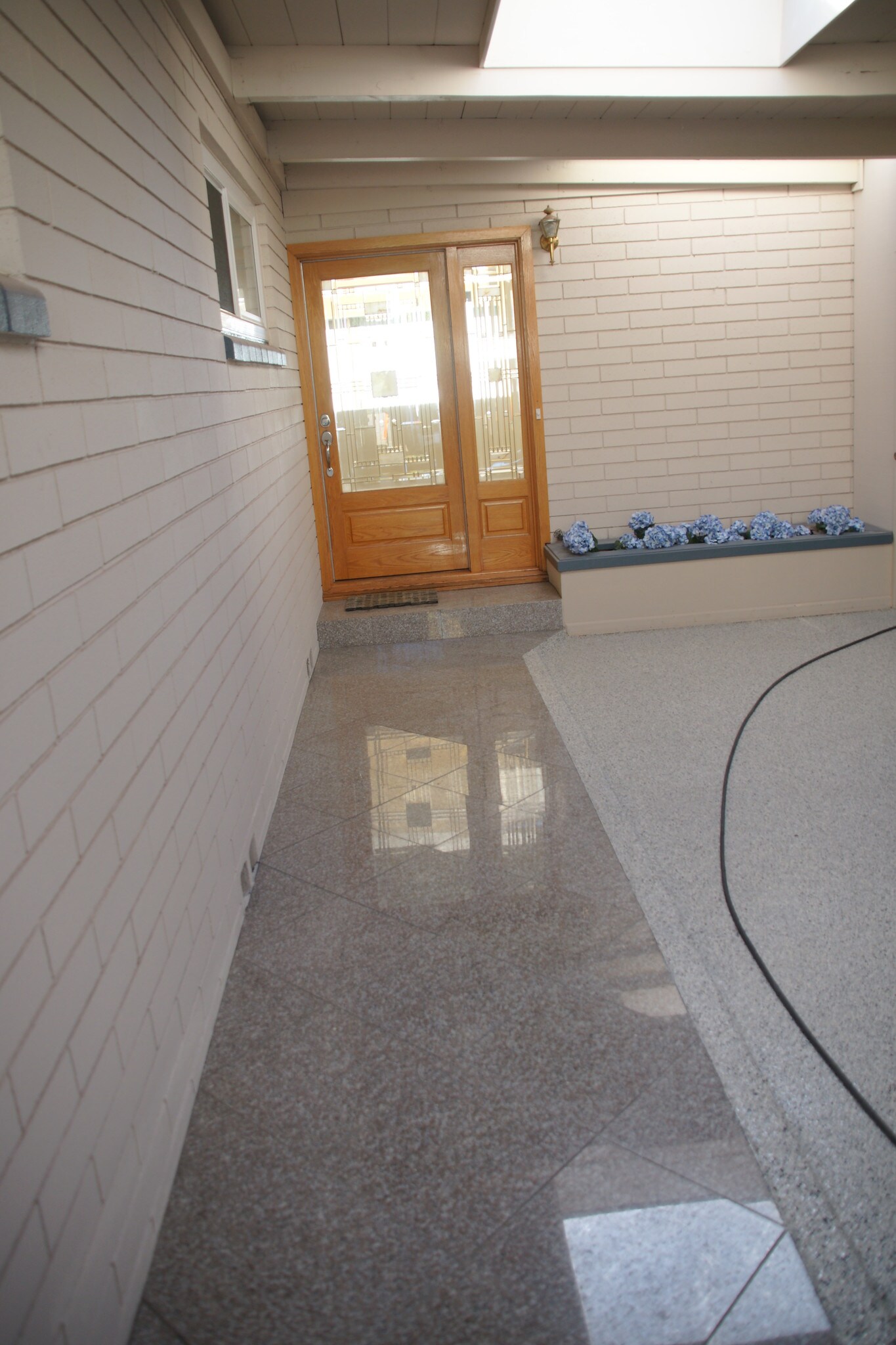 Building Photo - 220 Shoreview Dr