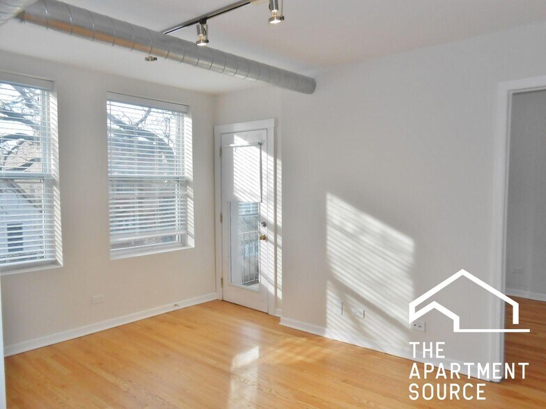 Building Photo - 2519 W Leland Ave