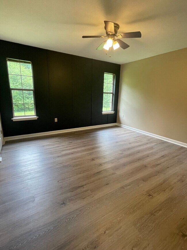 Building Photo - Home for Rent!