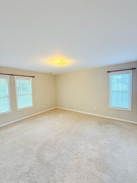 Building Photo - 301 Saranac Ridge Dr