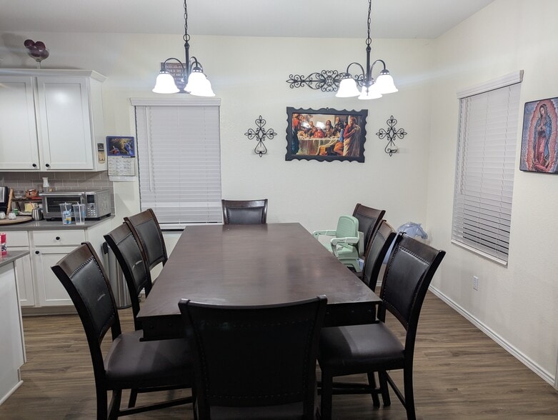 Building Photo - 112 Esparza Dr