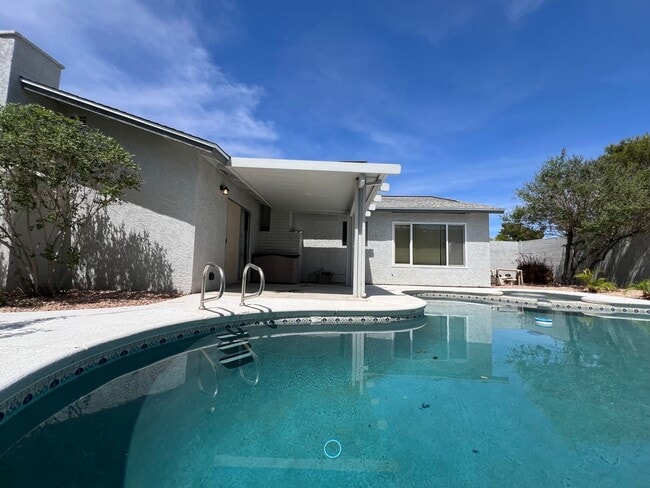 Building Photo - Spacious Single-Story 6-bed 3-bath Oasis with Private Pool and Spa in Spring Valley