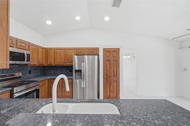 Building Photo - 676 NW 107th Ln