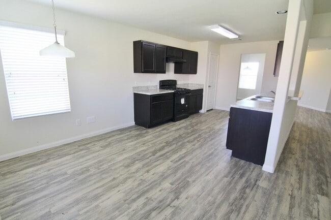 Building Photo - 33 Santa Barbara Dr