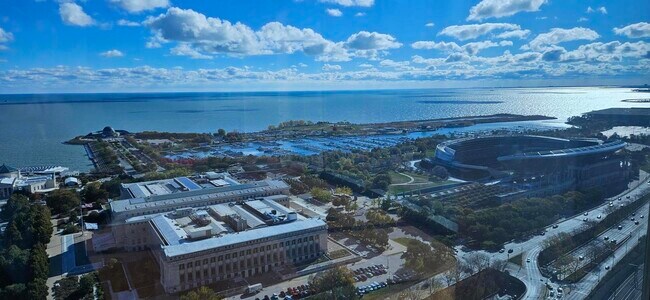 Building Photo - 1211 S Prairie Ave