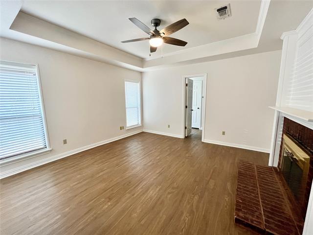 Building Photo - 6105 Paradise Dr