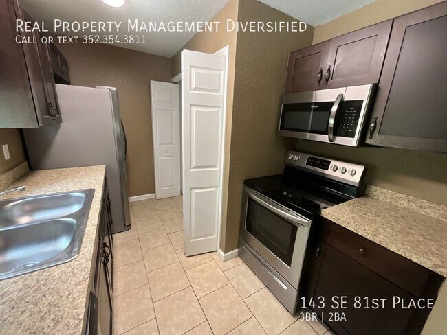 Building Photo - 143 SE 81st Pl