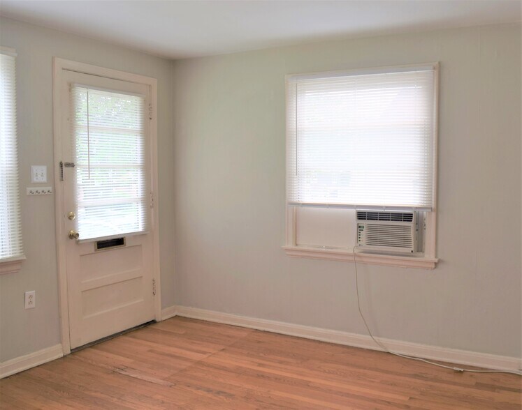 Building Photo - 1229 Louisville Ave