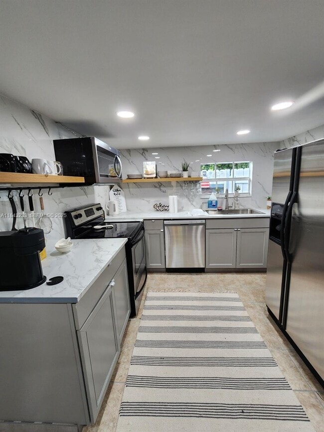 Building Photo - 1872 SW 29th Ave