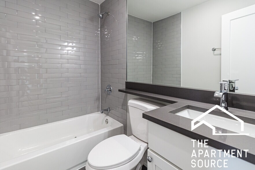 Building Photo - 540 W Aldine Ave