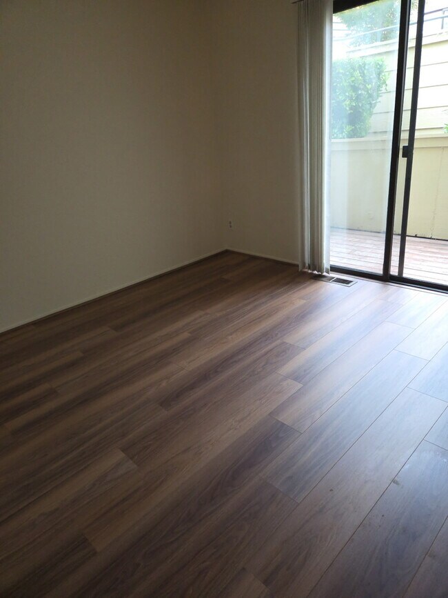 Building Photo - 582 Elk Ridge Way