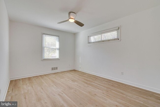 Building Photo - 869 Patrick Henry Dr