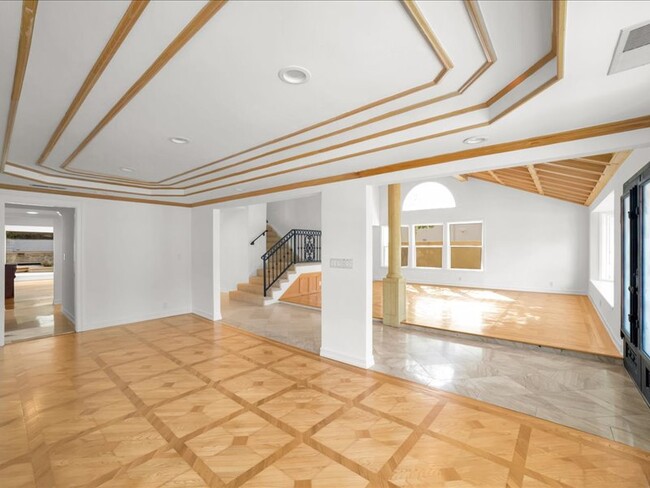 Building Photo - 9654 Wendover Dr