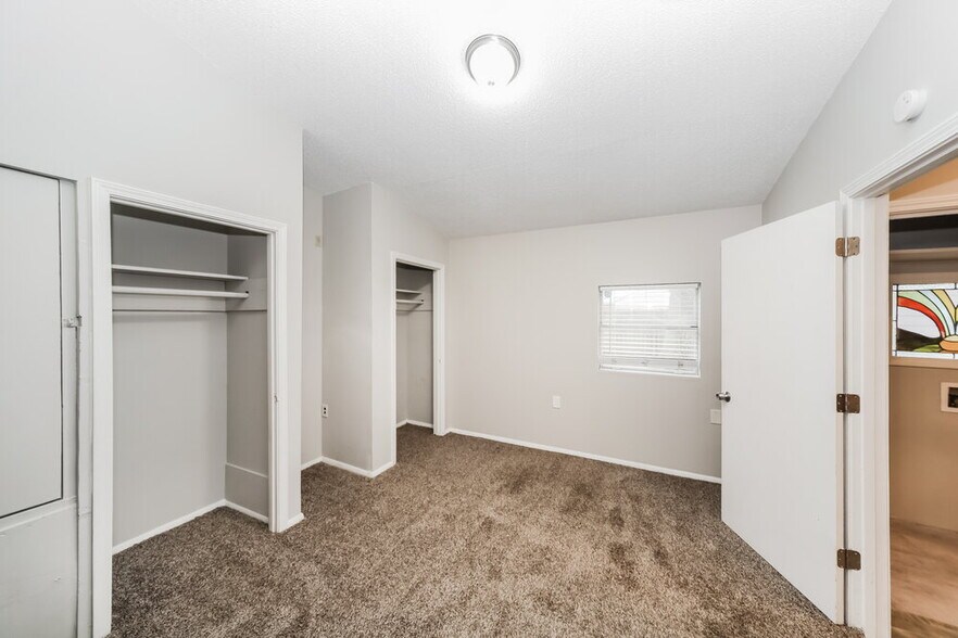 Building Photo - 6124 Kensington Cir