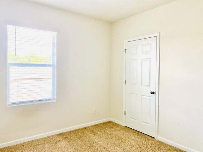 Building Photo - 9732 Starboard Dr