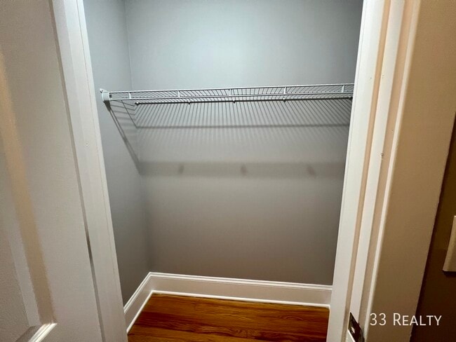 Building Photo - 2 Bed 2 Bath / Oak Park / Laundry in Unit ...