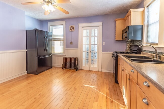 Building Photo - 204 Alsace St