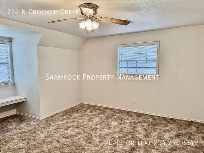 Building Photo - Spacious 3/2 in Lorena