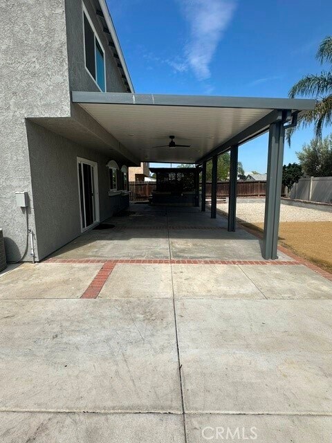 Building Photo - 26286 Topanga Way