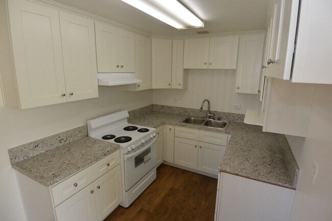 Building Photo - 5901 Belgrave Ave