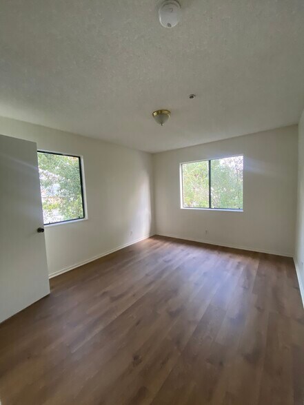 Building Photo - 2400 Seneca St