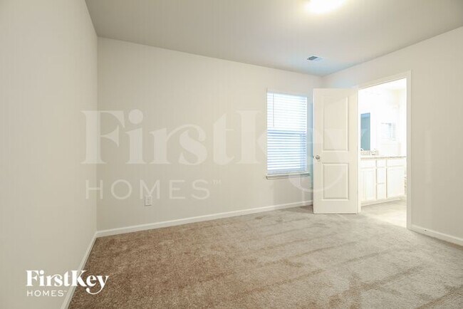 Building Photo - 718 Ridgemoor Trl