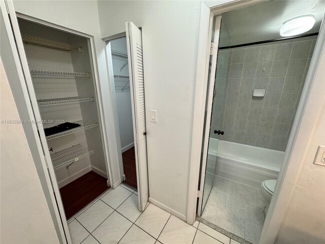 Building Photo - 6861 SW 147th Ave