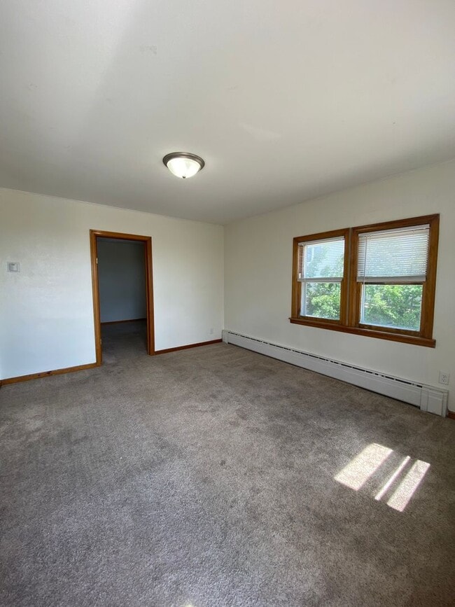 Building Photo - 106 8th St NW