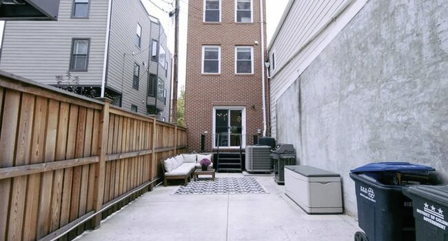 Building Photo - Great Price, Center of H St - WITH Secured...