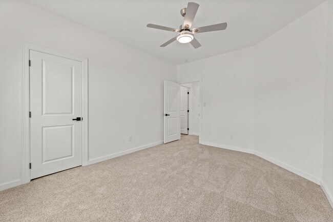 Building Photo - 256 Capetown Way