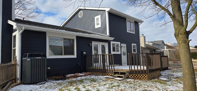 Building Photo - 80 Bridgeport Way