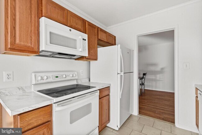 Building Photo - 561 Florida Ave