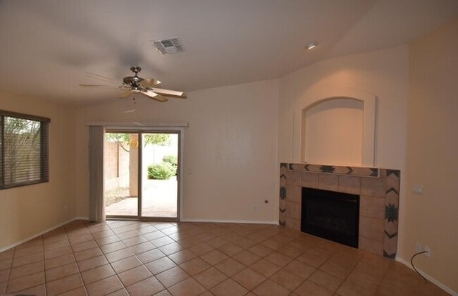 Building Photo - 3 Bedroom, 2 Bathroom Home with Amazing Views