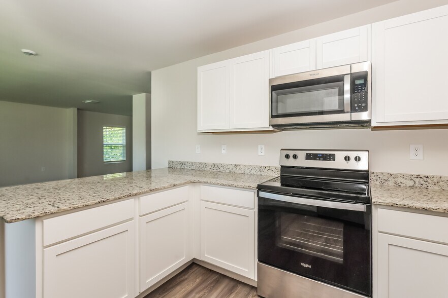 Building Photo - 28257 Chinquapin Dr