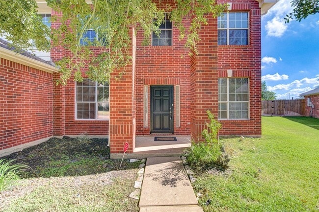 Building Photo - 5527 Gatesprings Ln