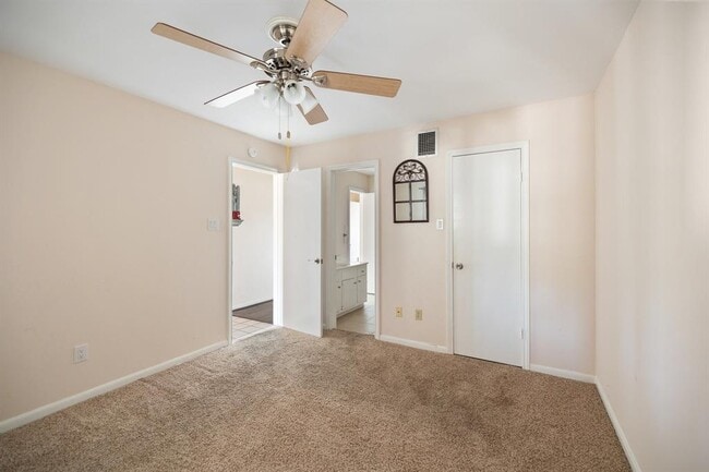 Building Photo - 15575 Marina Dr