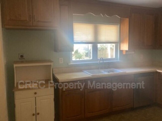 Building Photo - 9 Penn Ave