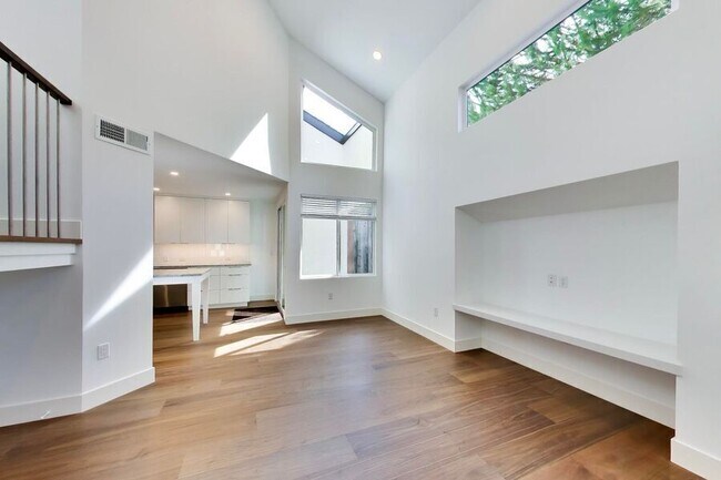 Building Photo - 4017 San Francisco Terrace