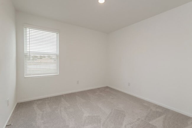 Building Photo - 16006 Tallis Dr