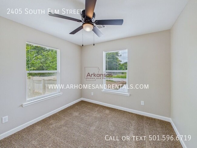 Building Photo - 2405 S Elm St