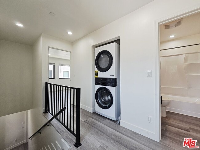 Building Photo - 4112 1/2 Normandie Ave