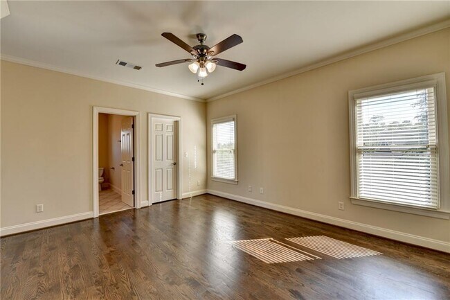 Building Photo - 10125 Brixton Pl