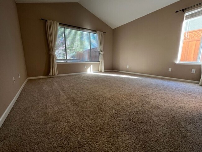 Building Photo - Charming 3 Bedroom 2 Bath with Large Backyard on Corner lot