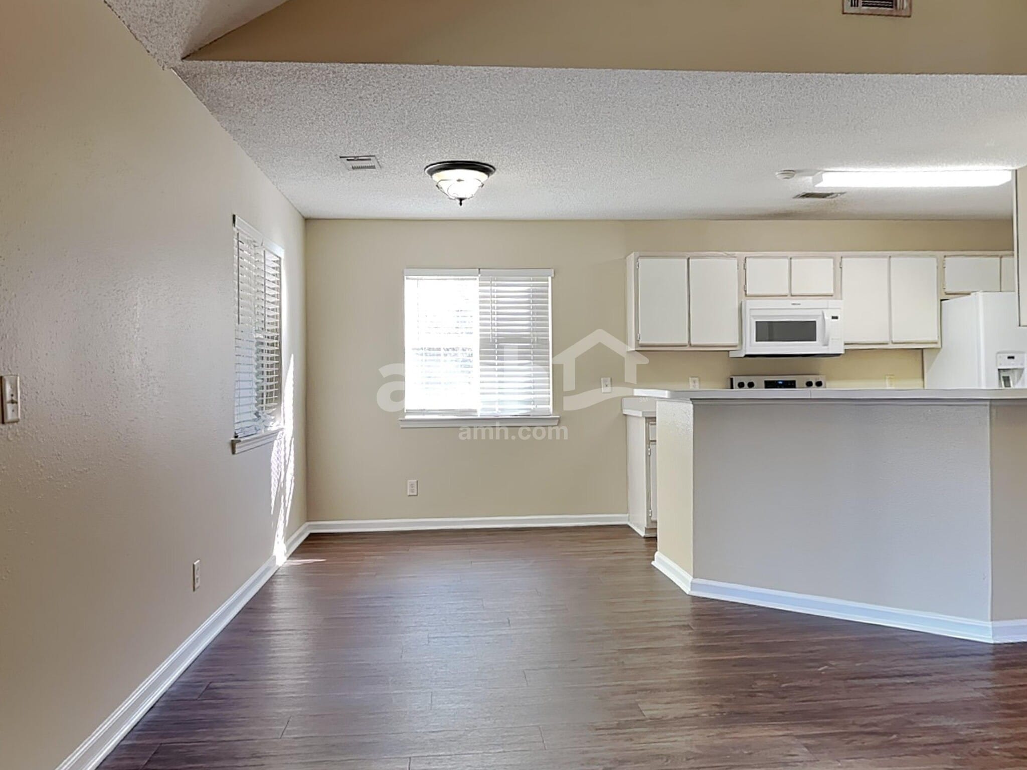 Building Photo - 106 Habitat Dr