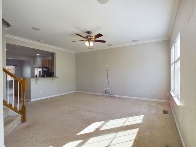 Building Photo - Beautiful 4 Bedroom 2.5 Bath Townhome in M...