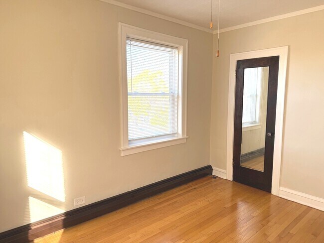 Building Photo - 12754 S Union Ave